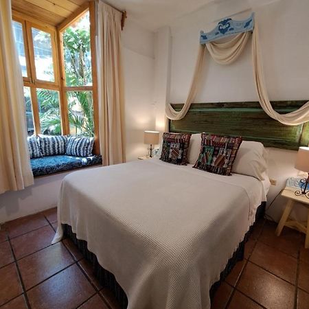 Yellow House Hostel B&B Antigua Dış mekan fotoğraf