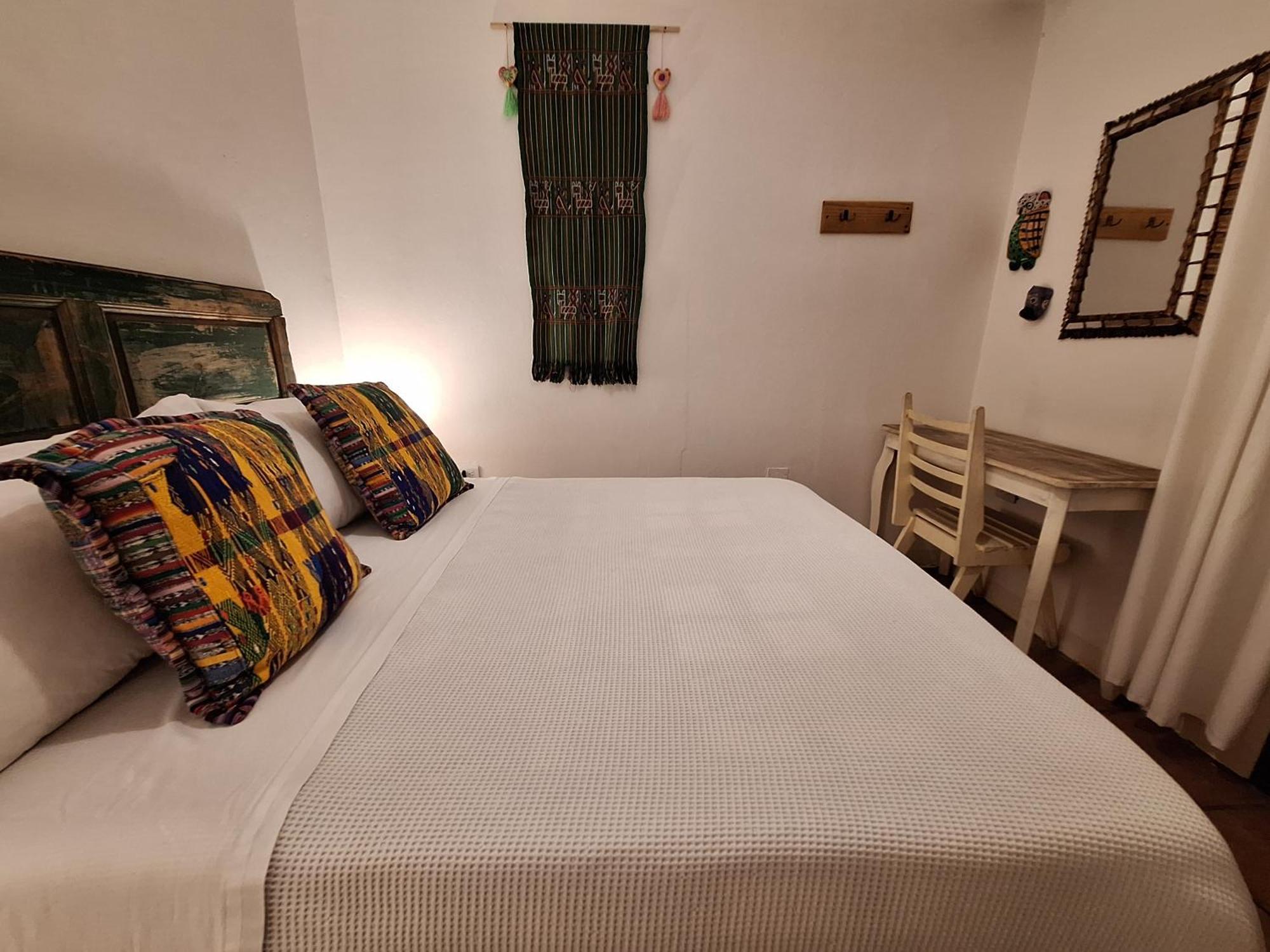 Yellow House Hostel B&B Antigua Dış mekan fotoğraf